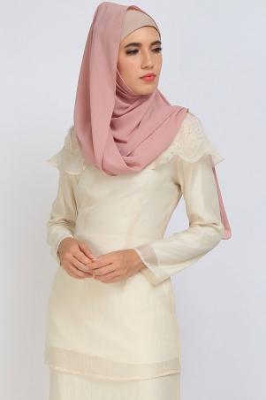 Giana Slightly Fitted Blouse - Cream