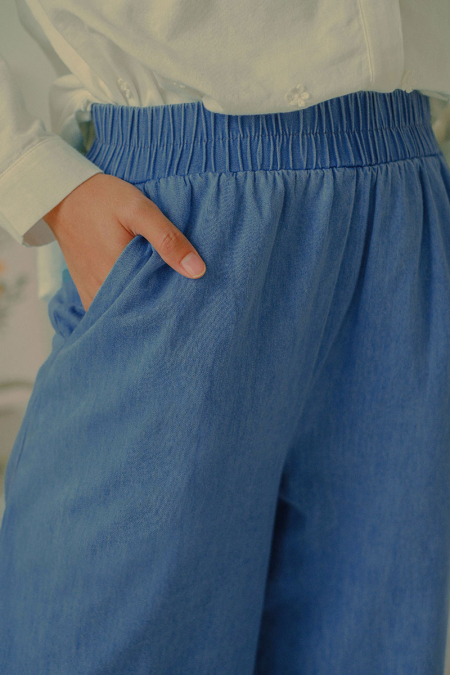 COTTON Leima Wide Legged Pants - Light Wash