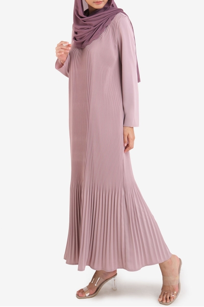 Exclusively designed dresses for your Muslimah wear collection ...