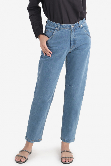 COTTON Akeela Tapered Jeans 3.0 - Medium Wash