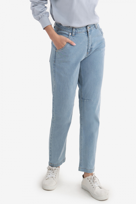 COTTON Akeela Tapered Jeans 3.0 - Light Wash