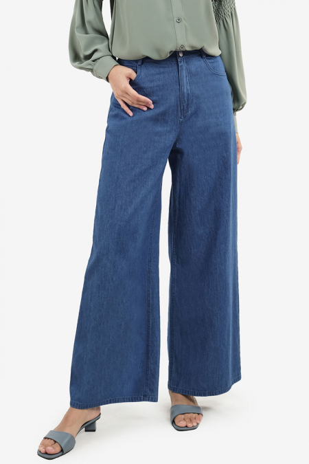 COTTON Melrose Wide Legged Jeans - Medium Wash