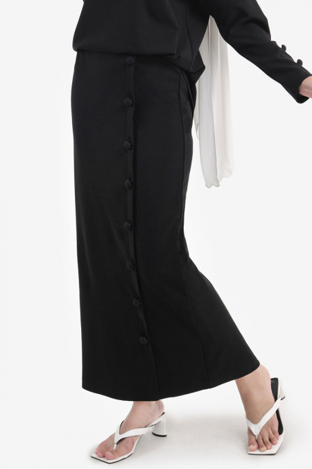 Caliana Waffle Knit Faux Button Skirt - Black