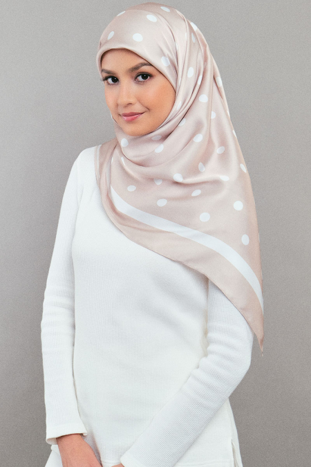 Andie Satin Printed Square Headscarf - Beige/White Dots