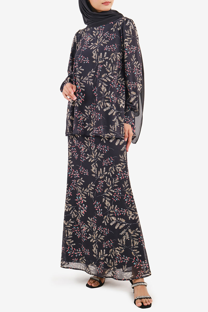 Muminah Mermaid Chiffon Skirt - Black/Cream Floral - Poplook.com