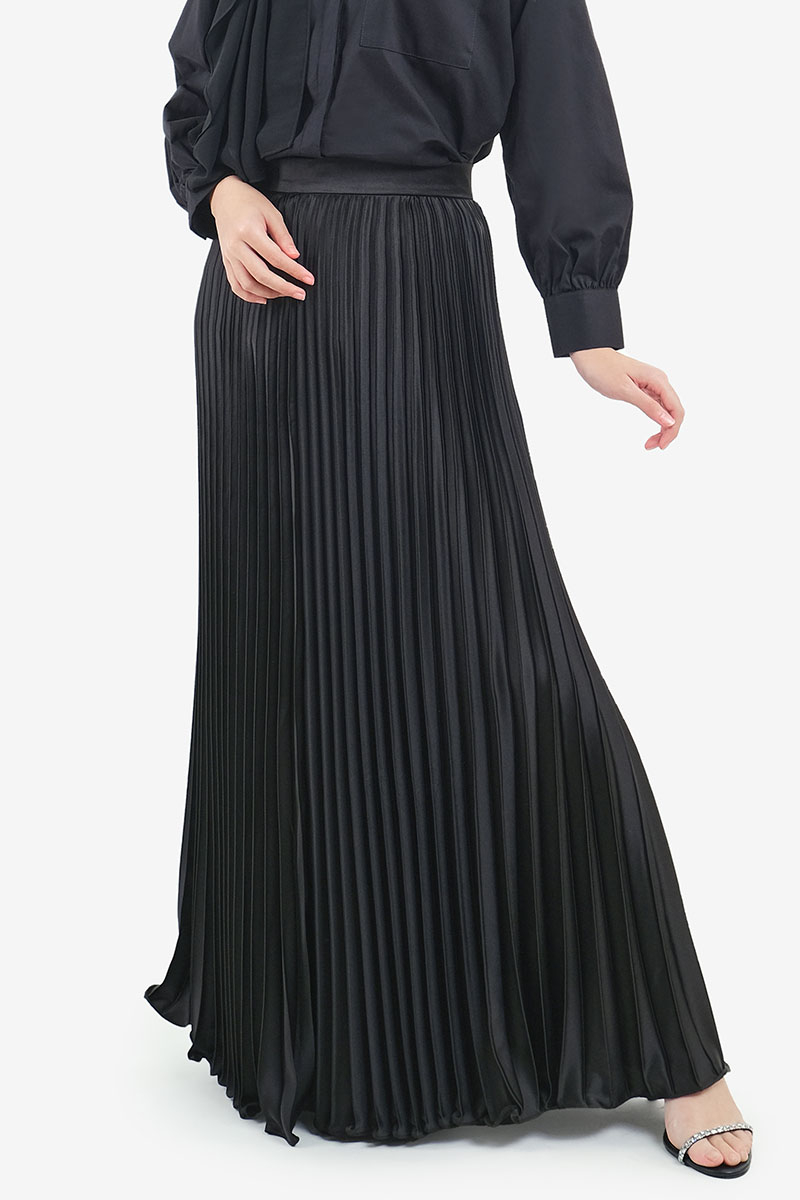 Yohanna Satin Pleated Skirt - Black - Poplook.com