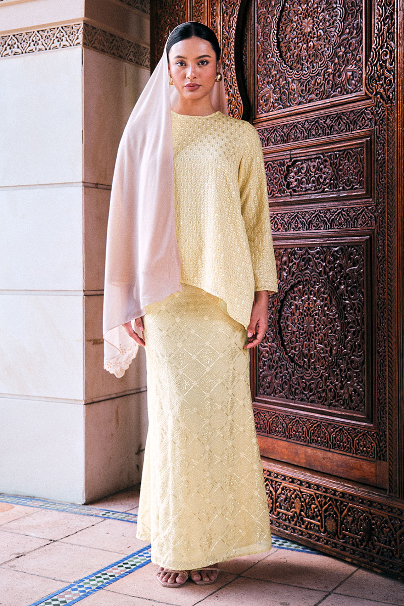 Mahkota Blouse & Skirt