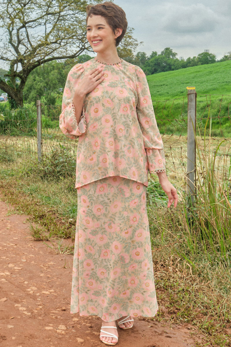 Kemangi Blouse & Skirt - Beige/Pink Buttercup