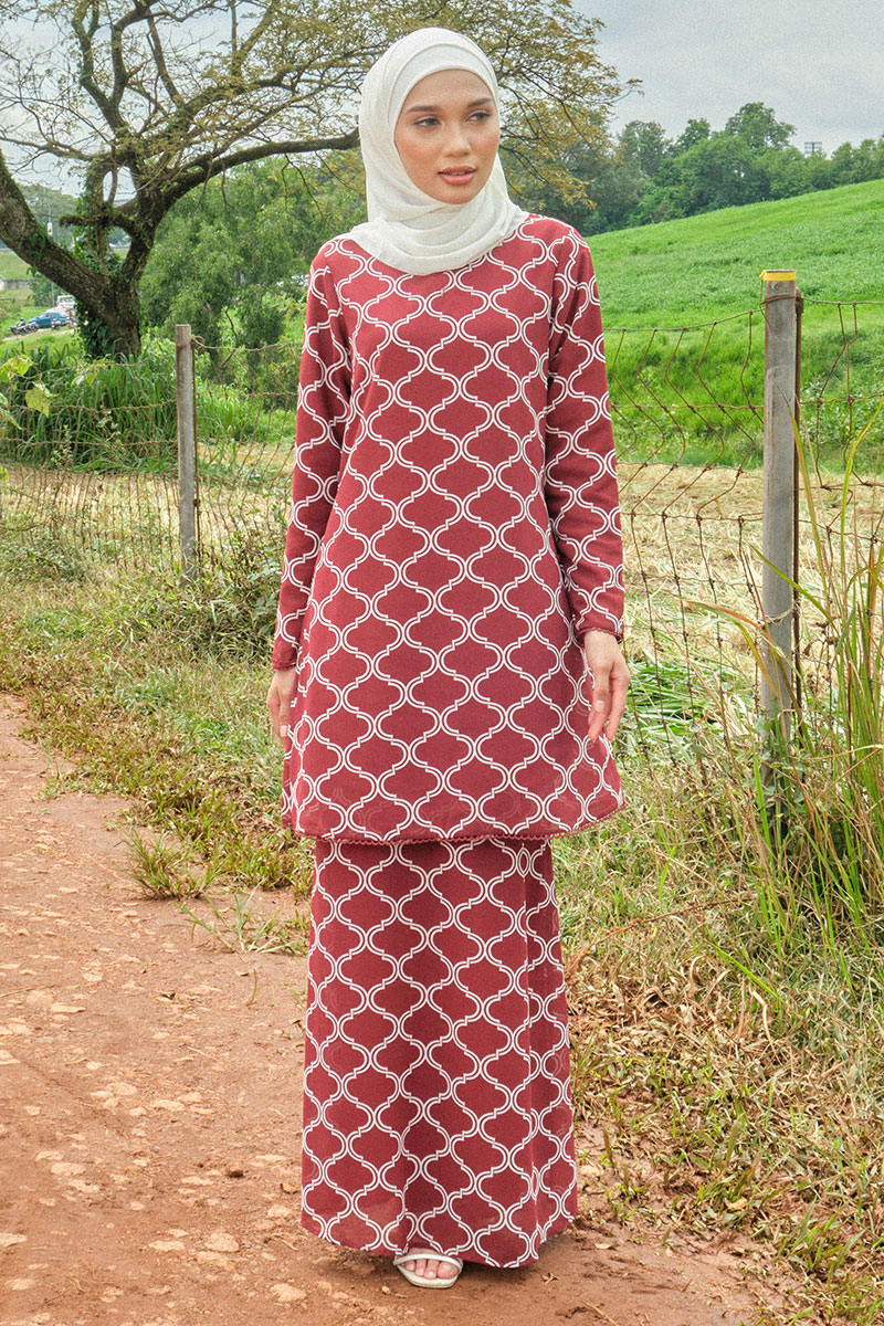 Duyong Blouse & Skirt