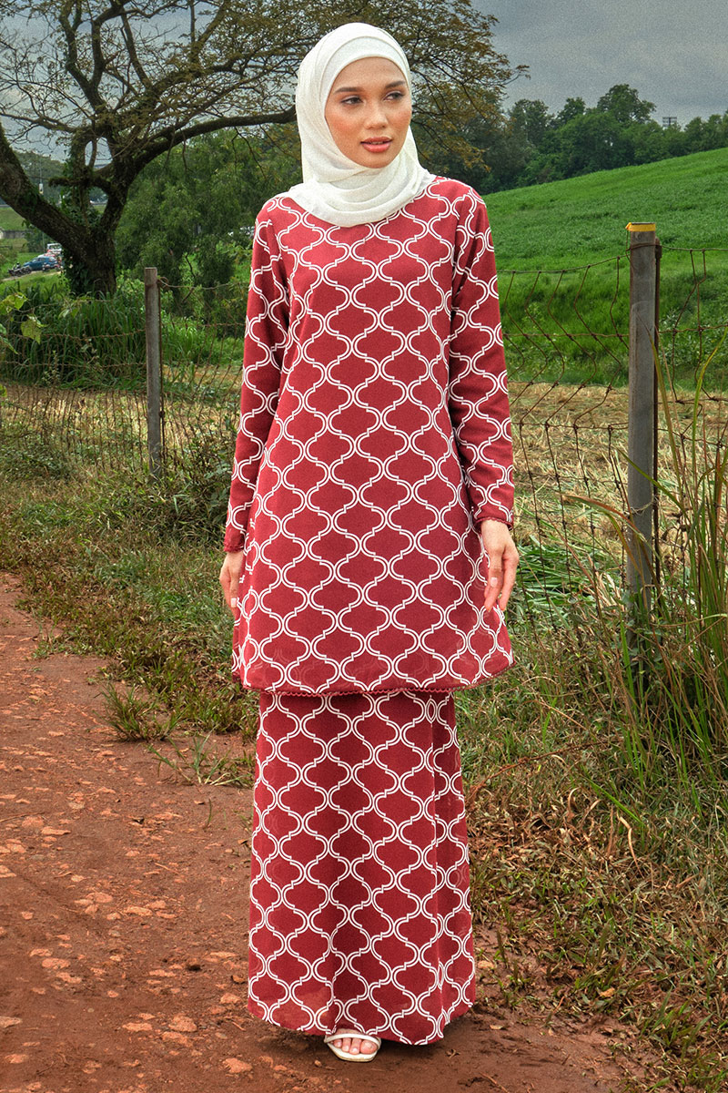 Duyong Blouse & Skirt