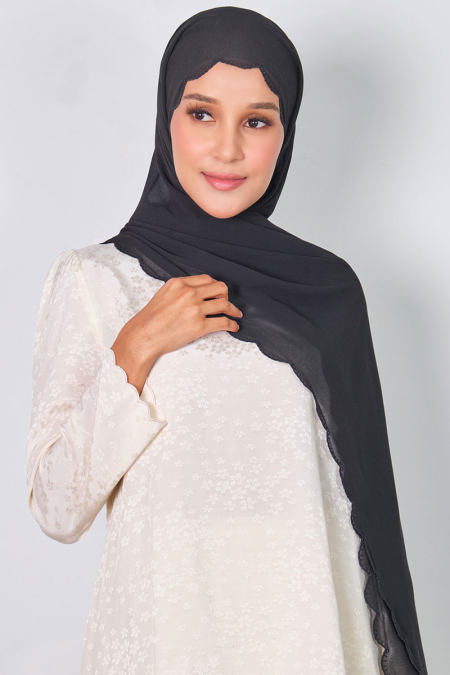 Ruminah Scallop Chiffon Headscarf - Black