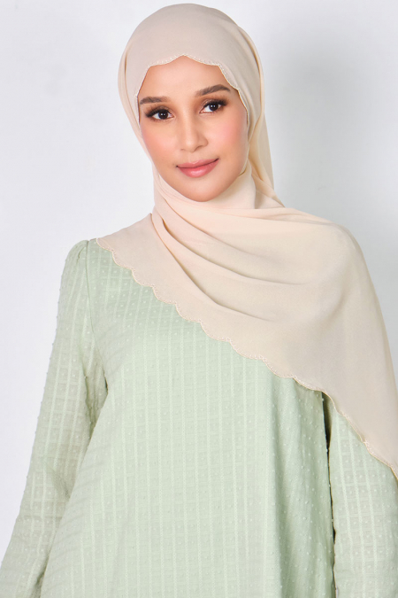 Ruminah Scallop Chiffon Headscarf - Oatmilk