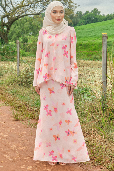 Manggis Blouse & Skirt - Peach Ixora