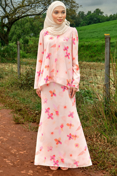 Manggis Blouse & Skirt - Peach Ixora