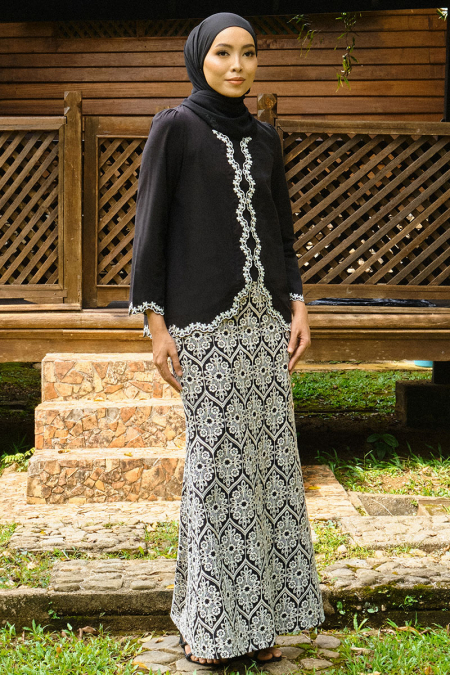 COTTON Saripah Blouse & Skirt - Black