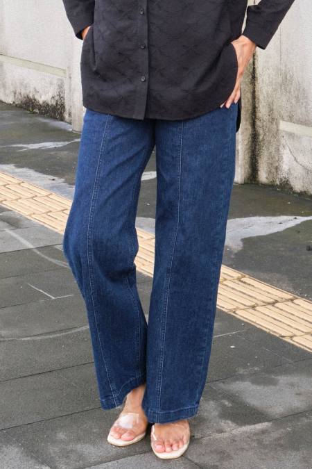 Muhsina Straight Cut Jeans - Dark Wash