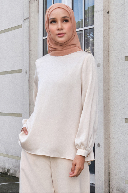 Munya Flared Blouse - Oatmilk