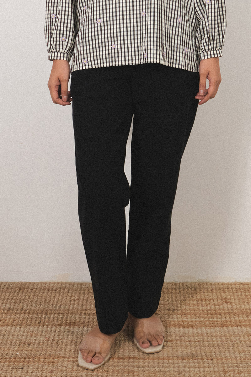 Xulia Straight Cut Pants